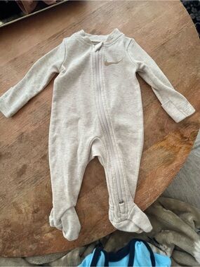 Nike Cream/Light Gray Baby Footed One-Piece Zipper Romper